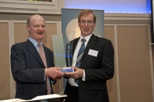 Pic shows Jason Swedlow, on the right, receiving his award from David Willetts. (Photo copyright: Andrew Davs, John Innes Centre)