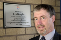 photo of Pete Copeland with Ken's plaque
