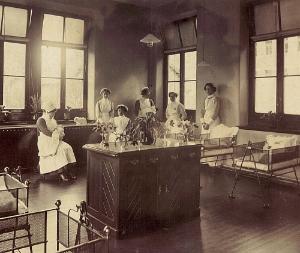 Dundee Royal Infirmary maternity department c.1910