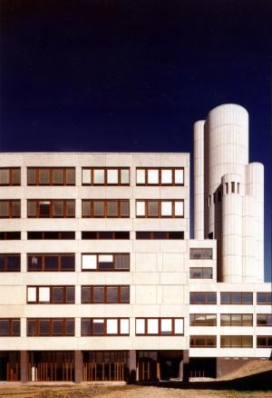 Ninewells Hospital, 1974