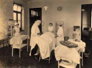 surgical operation, c.1900s