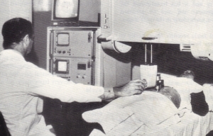 the photo of an ultrasound machine in mid-1970s